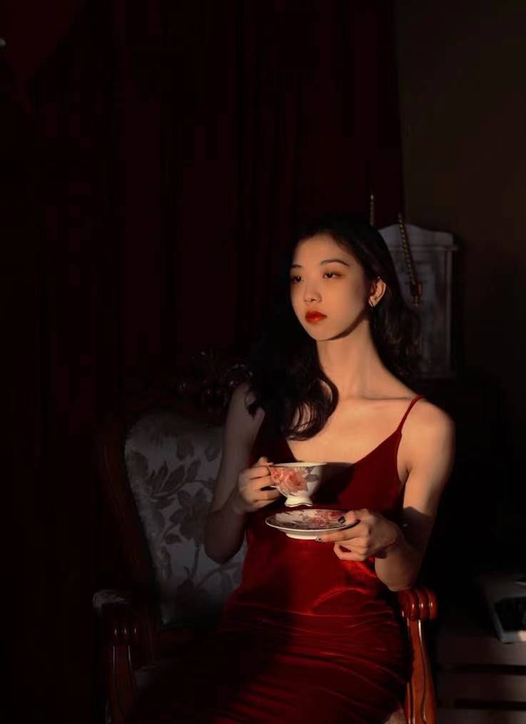 清纯肤白貌美学生妹